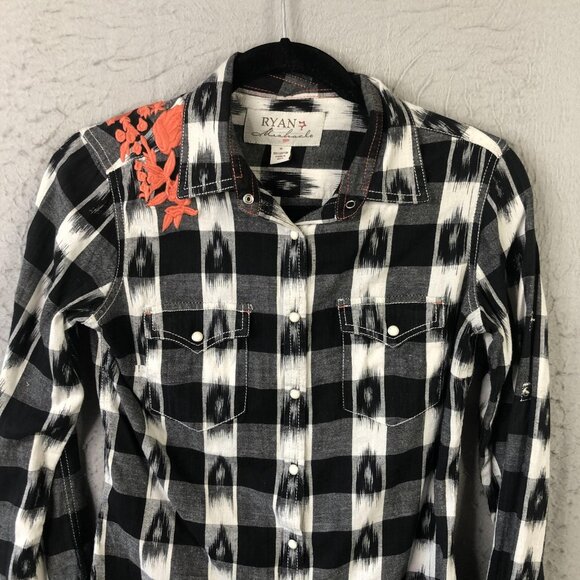 Ryan Michael Shirt Womens Small Black White Plaid Western Pearl Snap Embroidered - Picture 14 of 16